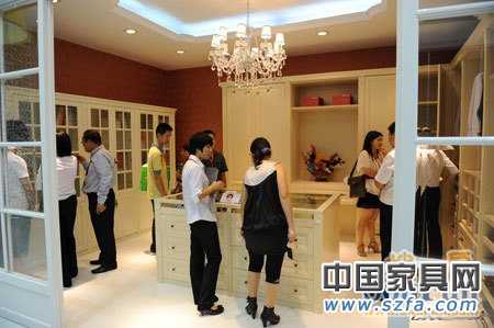 家具进口与国产博弈 警惕定制家具市场“潜伏”问题 家具进口与国产博弈 警惕定制家具市场“潜伏”问题