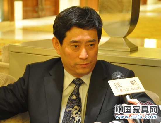 中国家具协会理事长朱长岭 中国家具协会理事长朱长岭