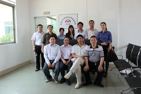 四川商会秘书处工作人员和发起人合影