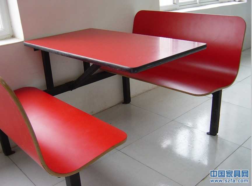 红色的食堂餐桌椅，连体餐桌椅，餐桌椅配套