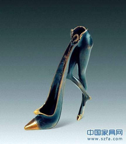 天才家具设计师经典之作 走进炫酷的超现实世界
