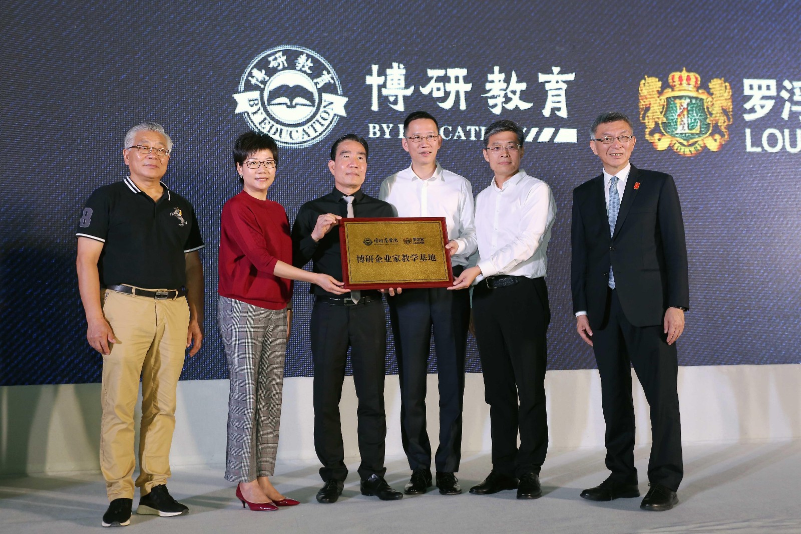 中国经济总量达到美国60%_美国经济大萧条图片(3)