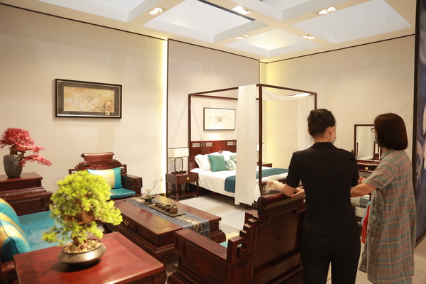 美联红木展馆现场,经销商现场咨询加盟 美联红木展馆现场,经销商现场咨询加盟