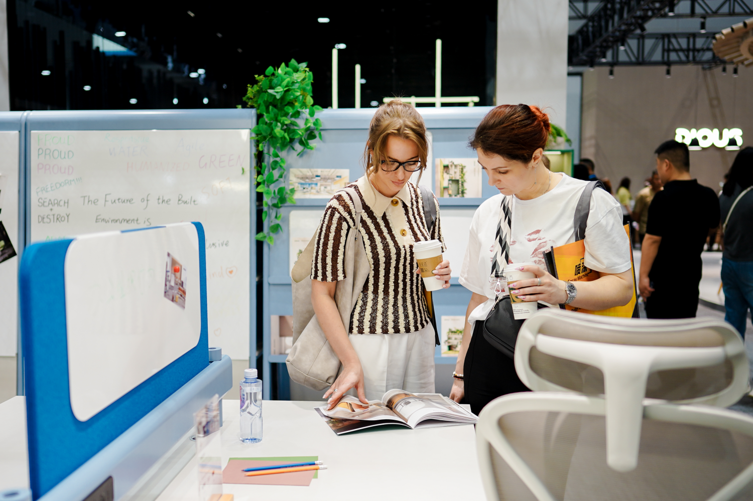 CIFF广州开幕首日直击： 迪欧集团&ldquo;破茧&rdquo;登场，新品牌迪欧S成全场焦点