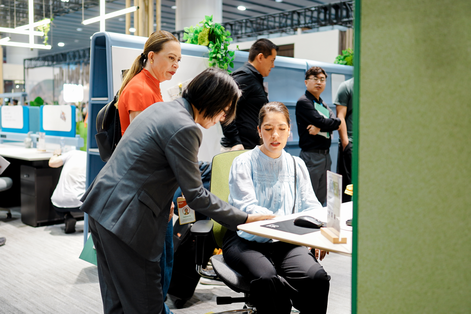 CIFF广州开幕首日直击： 迪欧集团&ldquo;破茧&rdquo;登场，新品牌迪欧S成全场焦点