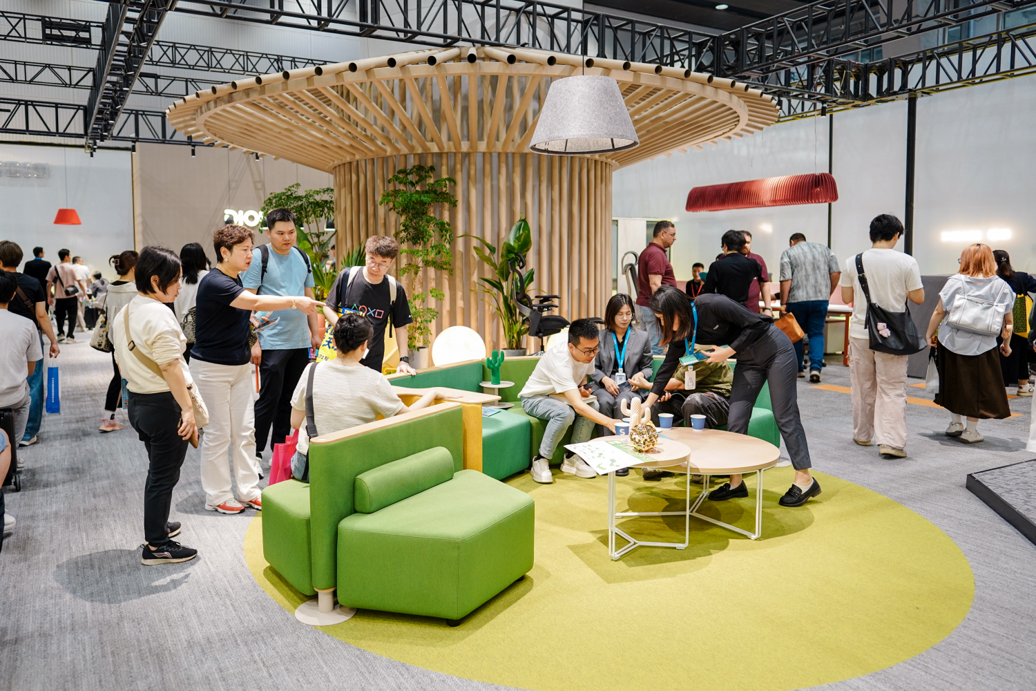 CIFF广州开幕首日直击： 迪欧集团&ldquo;破茧&rdquo;登场，新品牌迪欧S成全场焦点